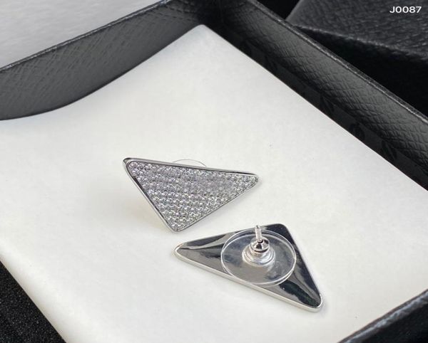 fashion inverted triangle rarrings stud luxury designer letter earrings women wedding partyjewelry for her anniversary gift4605720, Golden;silver
fashion inverted triangle rarrings stud luxury designer letter earrings women wedding partyjewelry for her anniversary gift4605720, Golden;silver