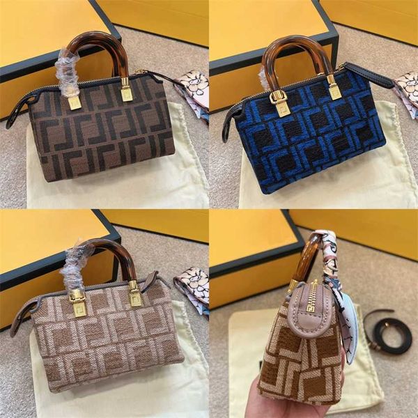 evening bags new handbags shoulder bag women mini designer handbag classic letter pattern womens fashion cross body with silk scarf
evening bags new handbags shoulder bag women mini designer handbag classic letter pattern womens fashion cross body with silk scarf