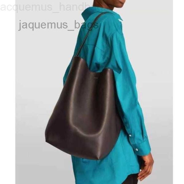 designer rows bags small and versatile new tote bucket large capacity single shoulder portable real leather the row quality
designer rows bags small and versatile new tote bucket large capacity single shoulder portable real leather the row quality