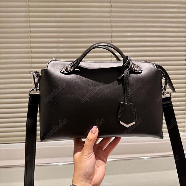 designer shoulder bag women crossbody fashion totes bag lady pochette leather handbags casual cross body high-quality handbag solid color lu
designer shoulder bag women crossbody fashion totes bag lady pochette leather handbags casual cross body high-quality handbag solid color lu