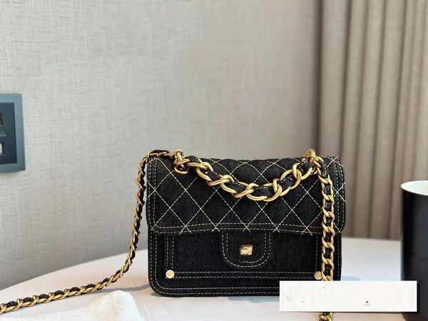 2023 new fashion design classic vintage denim women's style metal chain crossbody bag diamond denim messenger bag
2023 new fashion design classic vintage denim women's style metal chain crossbody bag diamond denim messenger bag