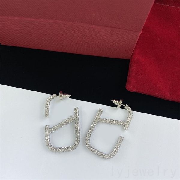 v designer stud earrings for womens luxury earing rhinestone party metal romantic ohrringe punk retro plated silver fashion mens earrings po, Golden;silver
v designer stud earrings for womens luxury earing rhinestone party metal romantic ohrringe punk retro plated silver fashion mens earrings po, Golden;silver