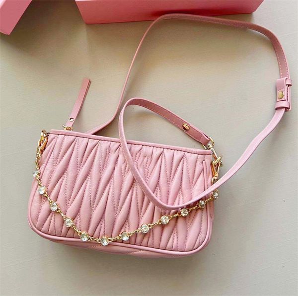fashion brand women's shoulder bag luxury designer leather crossbody bag metal chain alphabet party bag fashion bag popular handbag
fashion brand women's shoulder bag luxury designer leather crossbody bag metal chain alphabet party bag fashion bag popular handbag