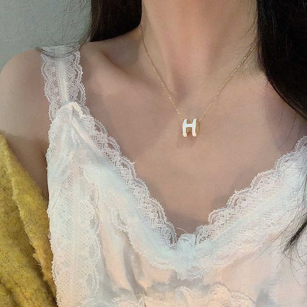 a niche high-end h-letter cold wind necklace for women's ins. versatile and versatile sweater bone mesh red accessory neck chain, Silver
a niche high-end h-letter cold wind necklace for women's ins. versatile and versatile sweater bone mesh red accessory neck chain, Silver