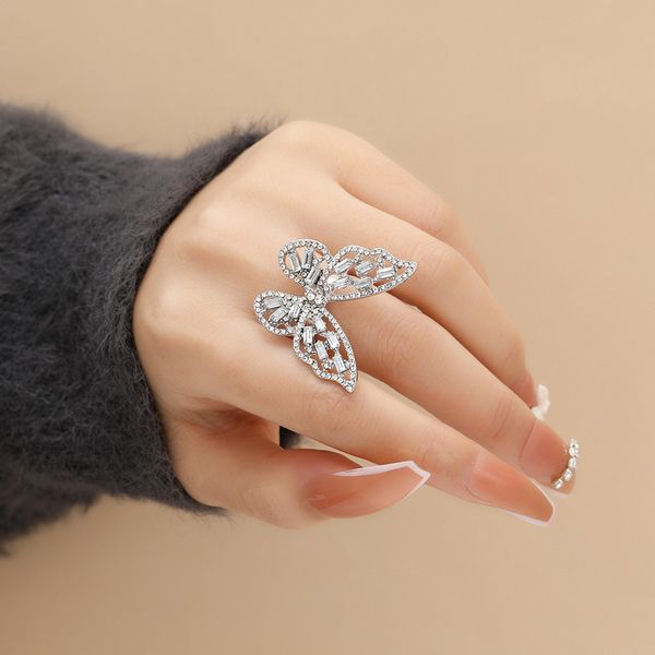 wedding rings lovely design fashion jewelry opening inlaid aaaa zircon butterfly ring luxury shiny cocktail party for women e193 230710, Slivery;golden
wedding rings lovely design fashion jewelry opening inlaid aaaa zircon butterfly ring luxury shiny cocktail party for women e193 230710, Slivery;golden