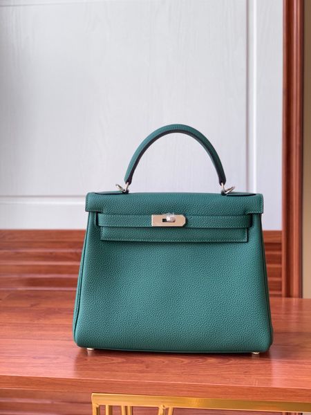 full hand wax thread high-quality customized classic women's leather lychee grain leather bag bread lady bag handbag dame bag
full hand wax thread high-quality customized classic women's leather lychee grain leather bag bread lady bag handbag dame bag