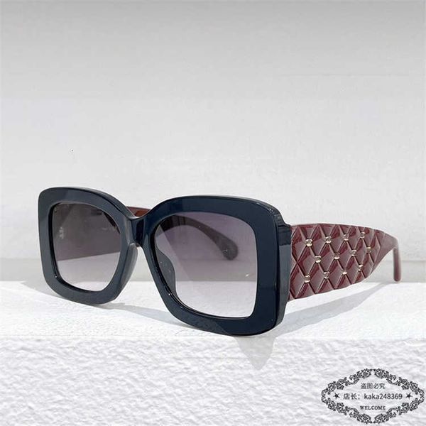 22 models of xiaoxiangjia women's ins sunglasses with large frame letter print ch5438 19djp, White;black
22 models of xiaoxiangjia women's ins sunglasses with large frame letter print ch5438 19djp, White;black