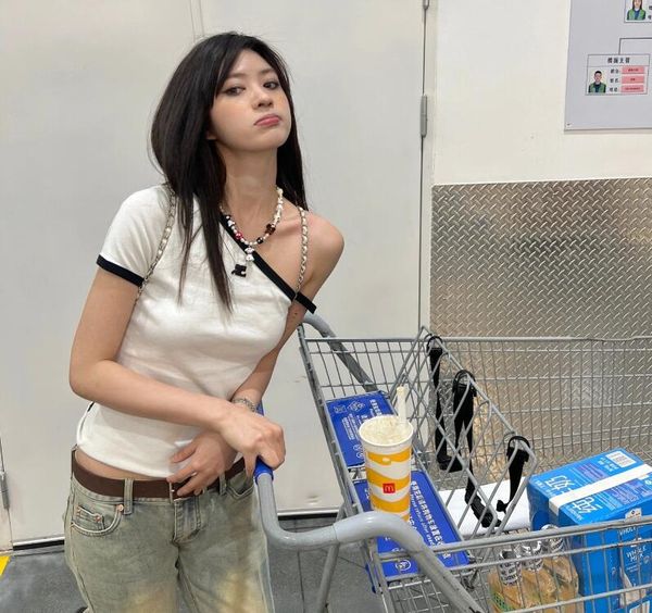 classic vintage designer t shirt women summer sleeveless courreges women tshirt tee, White
classic vintage designer t shirt women summer sleeveless courreges women tshirt tee, White