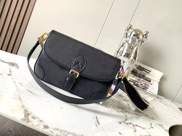 2023 quality genuine leather designer bags 3pcs detachable trio black messenger bags men crossbody 3 in 1 set women shoulder bag handbags pu
2023 quality genuine leather designer bags 3pcs detachable trio black messenger bags men crossbody 3 in 1 set women shoulder bag handbags pu