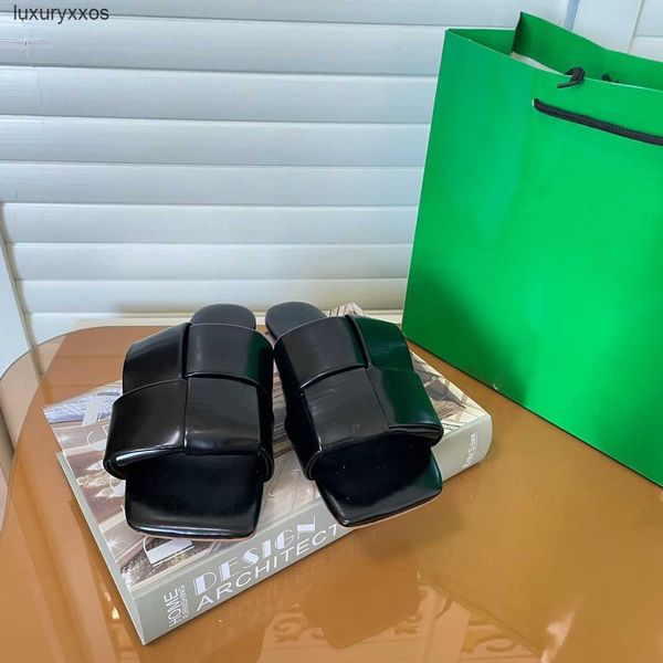 patch patterned lady mule slipper bottomed designer flat sandal knit b flat bottegas bread venetas line beach color fashionable outerwear fr
patch patterned lady mule slipper bottomed designer flat sandal knit b flat bottegas bread venetas line beach color fashionable outerwear fr