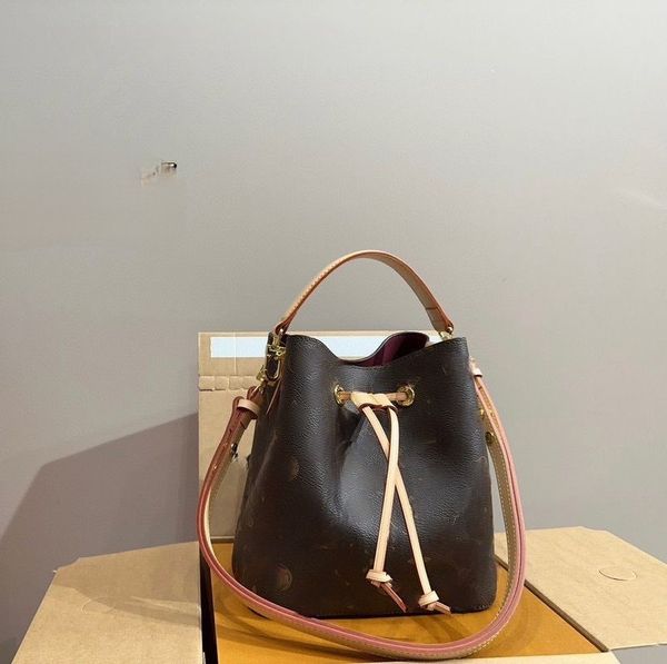 nano bag designer bucket bag shoulder bag woman handbag small crossbody bag leather bag messenger bag fashion bag classic old flower drawstr
nano bag designer bucket bag shoulder bag woman handbag small crossbody bag leather bag messenger bag fashion bag classic old flower drawstr