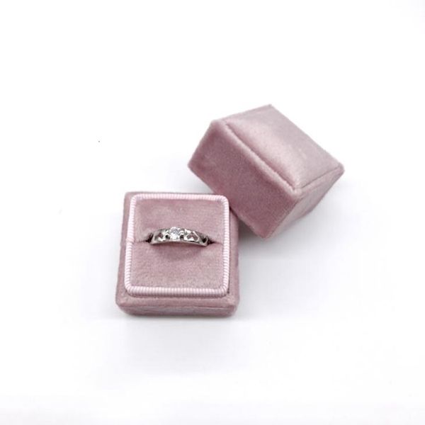 jewelry boxes wholesale package box in velvet quadrilateral 10pcs for ring accessories 230710, Black;white
jewelry boxes wholesale package box in velvet quadrilateral 10pcs for ring accessories 230710, Black;white