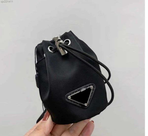 new luxury key ring mobile phone crossbar mini long shoulder strap messenger drawstring classic handbag barrel waist key ring dmbh, Silver
new luxury key ring mobile phone crossbar mini long shoulder strap messenger drawstring classic handbag barrel waist key ring dmbh, Silver
