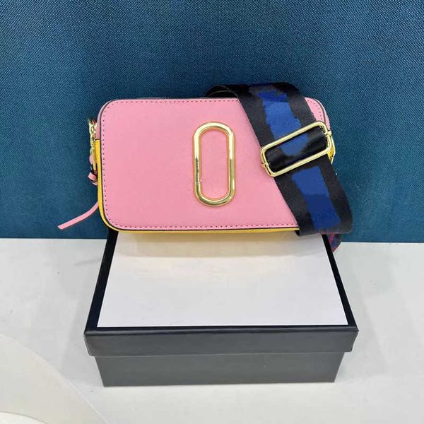 luxuries designer bags small design 2023 spring purse fashion sense wide strap one shoulder crossbody bag fashion versatile square bag
luxuries designer bags small design 2023 spring purse fashion sense wide strap one shoulder crossbody bag fashion versatile square bag