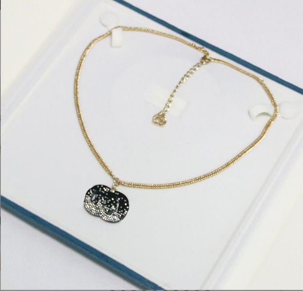 pendant necklaces european and american fashion designer brand jewelry black gradient diamond resin chain necklace luxury fashion, Silver
pendant necklaces european and american fashion designer brand jewelry black gradient diamond resin chain necklace luxury fashion, Silver