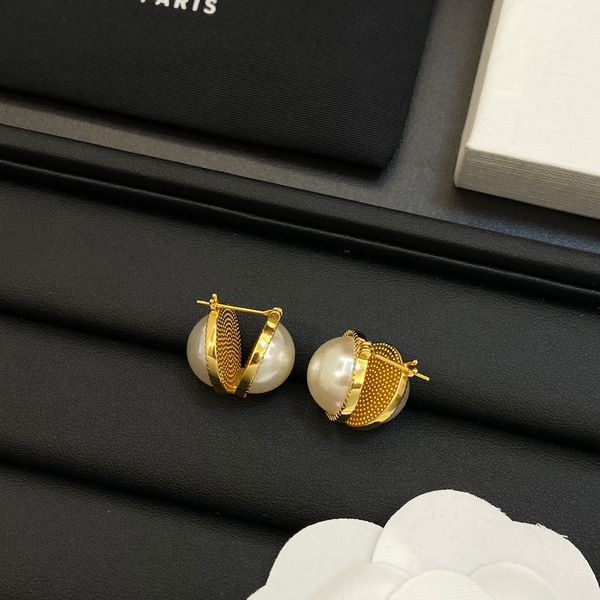 titanium steel selling foreign trade beimu ear studs earrings t letter ear studs for women, Golden;silver
titanium steel selling foreign trade beimu ear studs earrings t letter ear studs for women, Golden;silver