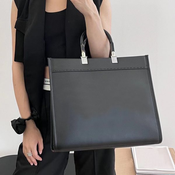 7a designer totes genuine leather women handbags 35cm high imitation brand glass handle bags
7a designer totes genuine leather women handbags 35cm high imitation brand glass handle bags