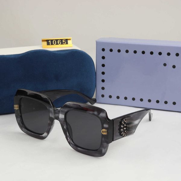 designer sunglasses fashion luxury brand 2023 new g hd large box uv resistant sunglasses frame display face small outdoor travel party, White;black
designer sunglasses fashion luxury brand 2023 new g hd large box uv resistant sunglasses frame display face small outdoor travel party, White;black