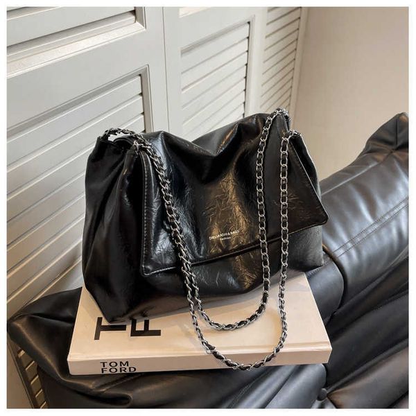 small design large capacity one shoulder bag for women summer new chain crossbody bag for commuter tote bag
small design large capacity one shoulder bag for women summer new chain crossbody bag for commuter tote bag