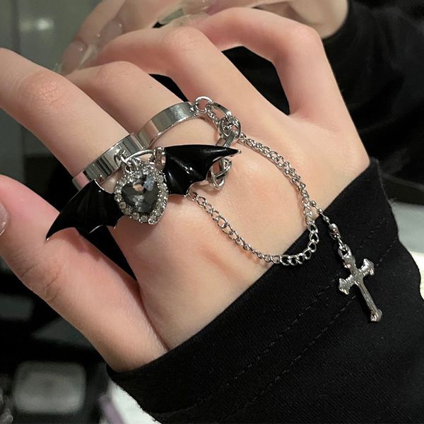 wedding rings vintage gothic punk angel wings bowknot cross charms for women lady sweet cool love heart ring fashion jewelry 230710, Slivery;golden
wedding rings vintage gothic punk angel wings bowknot cross charms for women lady sweet cool love heart ring fashion jewelry 230710, Slivery;golden