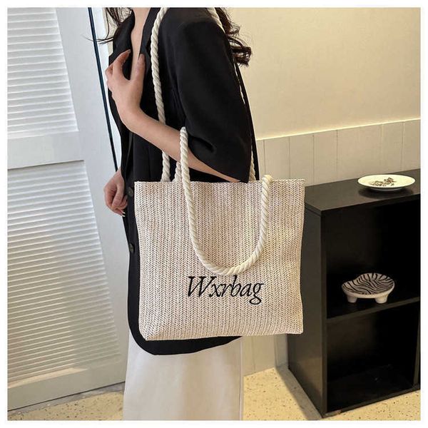 summer large capacity grass woven tote bag for women new niche design one shoulder bag with western weaving bucket bag
summer large capacity grass woven tote bag for women new niche design one shoulder bag with western weaving bucket bag
