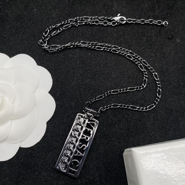 2023 vvvv necklace pearl necklace designer for women new fashion necklace love necklace for woman brand simple letters diamond v-2, Silver
2023 vvvv necklace pearl necklace designer for women new fashion necklace love necklace for woman brand simple letters diamond v-2, Silver
