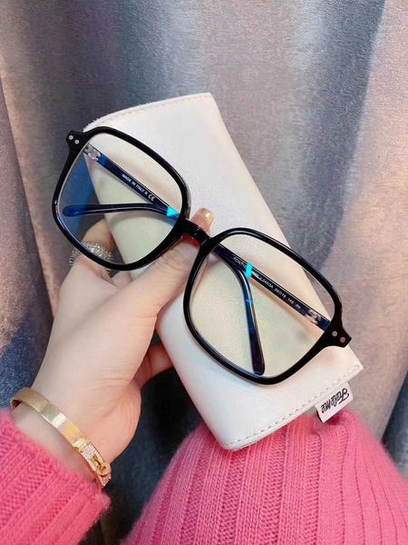 sunglasses 2023 new fragrant grandma candy color flat light plain face glasses female large black frame letter ch4292, White;black
sunglasses 2023 new fragrant grandma candy color flat light plain face glasses female large black frame letter ch4292, White;black
