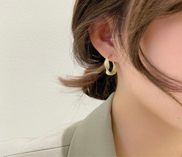 hoop huggie timeonly charming ed yellow white enamel earrings for women gold color metal rope minimalist jewelry9391212, Golden;silver
hoop huggie timeonly charming ed yellow white enamel earrings for women gold color metal rope minimalist jewelry9391212, Golden;silver