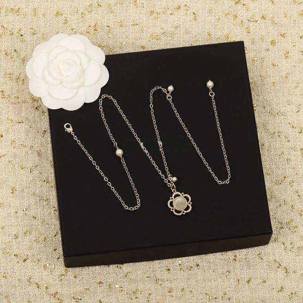 luxury double letter pendant necklaces designer crysatl pearl diamond beads chain women girl jewelry wedding gift, Silver
luxury double letter pendant necklaces designer crysatl pearl diamond beads chain women girl jewelry wedding gift, Silver