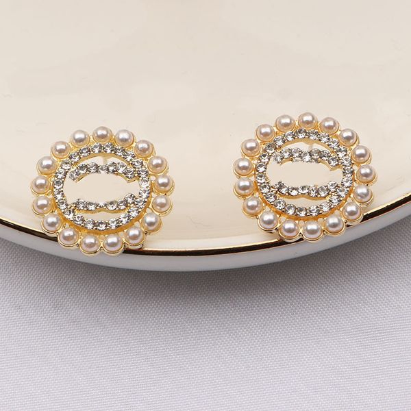 designer letters stud earring famous women double letter sweet style 18k plated diamond crystal rhinestones pearls studs earrings wedding pa, Golden;silver
designer letters stud earring famous women double letter sweet style 18k plated diamond crystal rhinestones pearls studs earrings wedding pa, Golden;silver