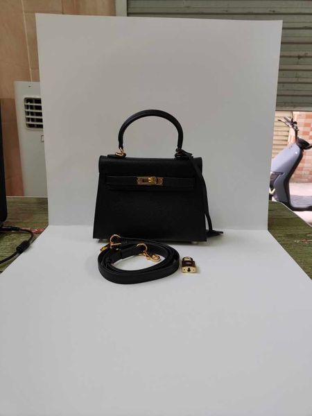 factory outlet wholesale h home kelys tote bags for sale mini genuine leather bag crossbody classic small mobile phone womens summer edition
factory outlet wholesale h home kelys tote bags for sale mini genuine leather bag crossbody classic small mobile phone womens summer edition
