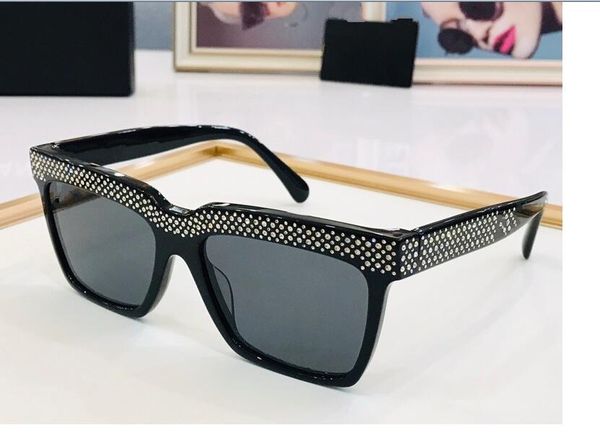 2023 women men sunglasses black white diamonds width plank full frame dark grey rectangle glasses available with box, White;black
2023 women men sunglasses black white diamonds width plank full frame dark grey rectangle glasses available with box, White;black