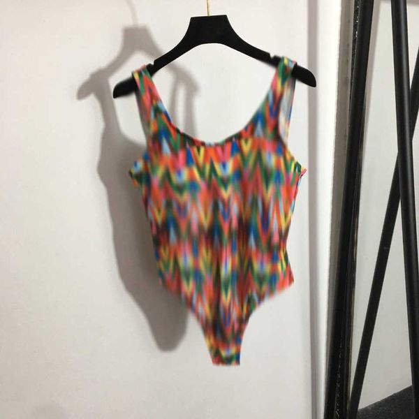 23ss womens swimwear womens bikini designer bathing suit bikini swimwear colorful v-letter print backless bikini sunscreen sling one-piece s, White;black
23ss womens swimwear womens bikini designer bathing suit bikini swimwear colorful v-letter print backless bikini sunscreen sling one-piece s, White;black