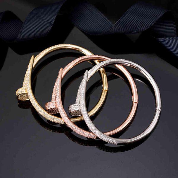 fashion classic bracelet fritillaria diamond nail stainless steel 18k gold plated ladies valentine's day mother's day engagement b, White
fashion classic bracelet fritillaria diamond nail stainless steel 18k gold plated ladies valentine's day mother's day engagement b, White
