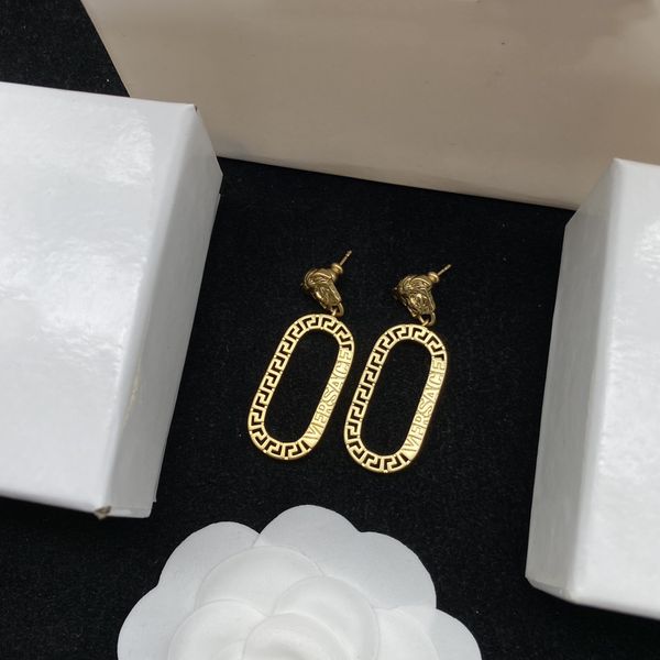 vvvvv starfish designer earrings for women new fashion earring love earrings brand simple letters diamond lady jewelry ear stud v-2, Golden;silver
vvvvv starfish designer earrings for women new fashion earring love earrings brand simple letters diamond lady jewelry ear stud v-2, Golden;silver