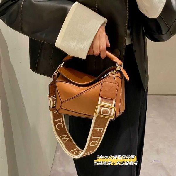 luxury designer loevve bag fashion tote shoulder canvas bags puzzle geometry embroidered wide strap spliced diamond checker large capacity c
luxury designer loevve bag fashion tote shoulder canvas bags puzzle geometry embroidered wide strap spliced diamond checker large capacity c