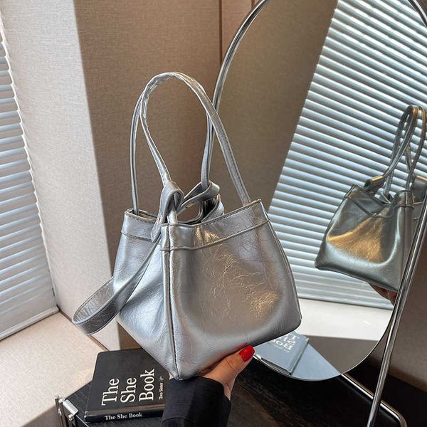 french niche design women's bag new large capacity wing bag fashion tote bag single shoulder underarm bag
french niche design women's bag new large capacity wing bag fashion tote bag single shoulder underarm bag