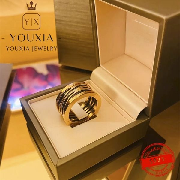 with side stones 1 customized s925 silver black ceramics fashion party ring design trend style luxury personality classic jewelry 230710
with side stones 1 customized s925 silver black ceramics fashion party ring design trend style luxury personality classic jewelry 230710