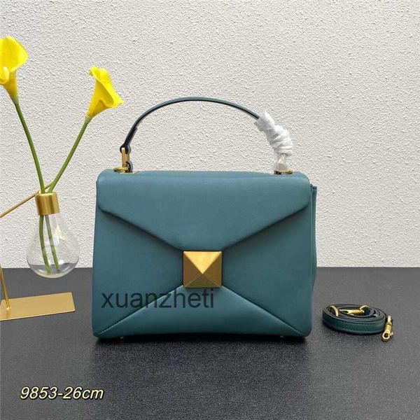 ladies bags fashion women luxury beach crossbody valentins designer classic handbags new handheld bag metal large rivet underarm handbag glb
ladies bags fashion women luxury beach crossbody valentins designer classic handbags new handheld bag metal large rivet underarm handbag glb