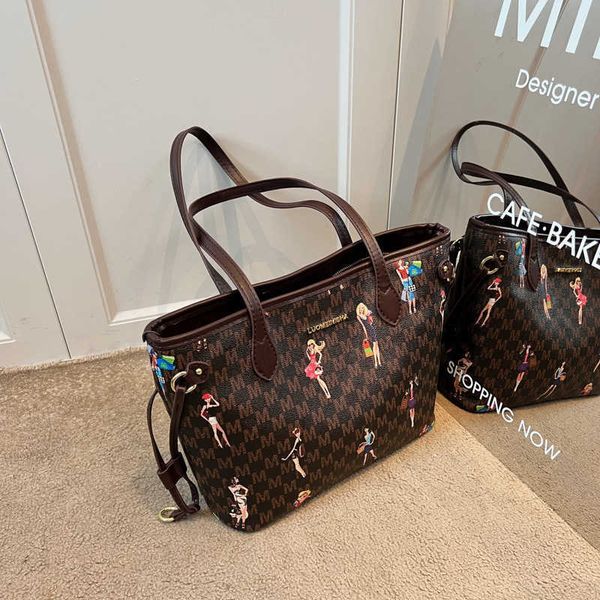 large capacity tote bag women's cartoon painted checker bag fashionable and fashionable small people carrying baocai basket bag
large capacity tote bag women's cartoon painted checker bag fashionable and fashionable small people carrying baocai basket bag