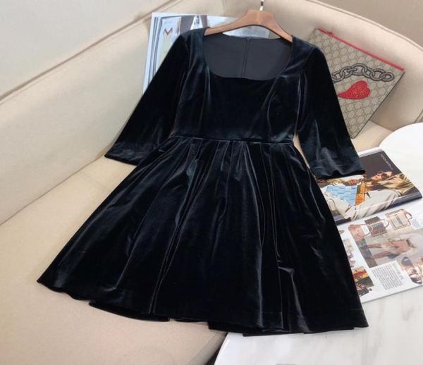 2021 autumn black velvet women dress designer square collar 34 sleeves vestidos de festa milan runway dresses womens 930036078975
2021 autumn black velvet women dress designer square collar 34 sleeves vestidos de festa milan runway dresses womens 930036078975