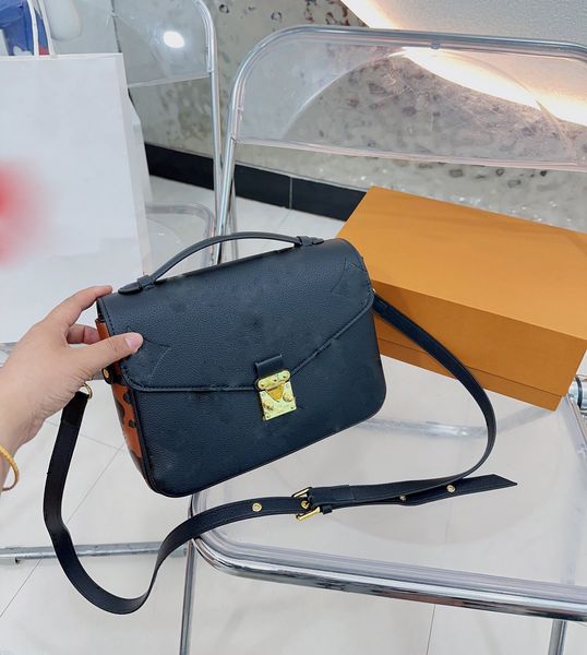 loulsvutt designer messenger bag designer crossbody bag shoulder bag luxurys purses womens classic flap chain shoulder bag embossed logo 5a+
loulsvutt designer messenger bag designer crossbody bag shoulder bag luxurys purses womens classic flap chain shoulder bag embossed logo 5a+