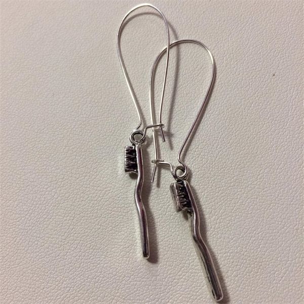 stud dental hygienist toothbrush charm on kidney earwire earrings jewelry 230710, Golden;silver
stud dental hygienist toothbrush charm on kidney earwire earrings jewelry 230710, Golden;silver