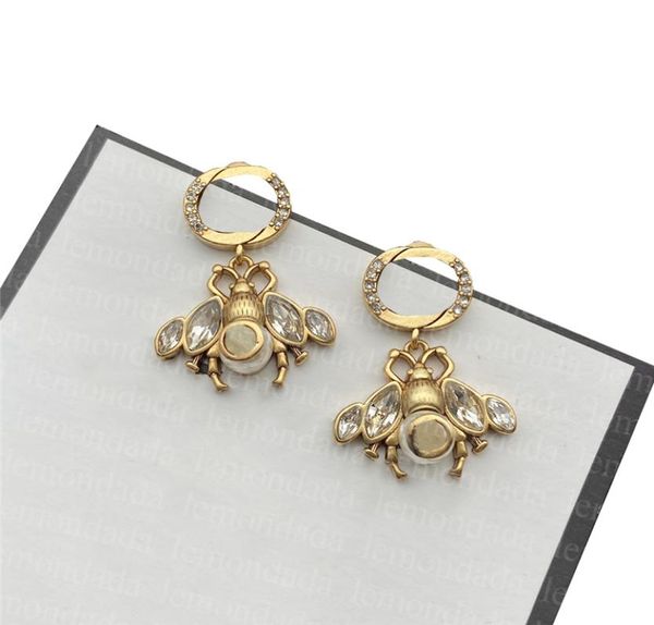 vintage crystal charm stud bee pendant gold earring women party trendy earrings hollow double letter designer studs8515866, Golden
vintage crystal charm stud bee pendant gold earring women party trendy earrings hollow double letter designer studs8515866, Golden