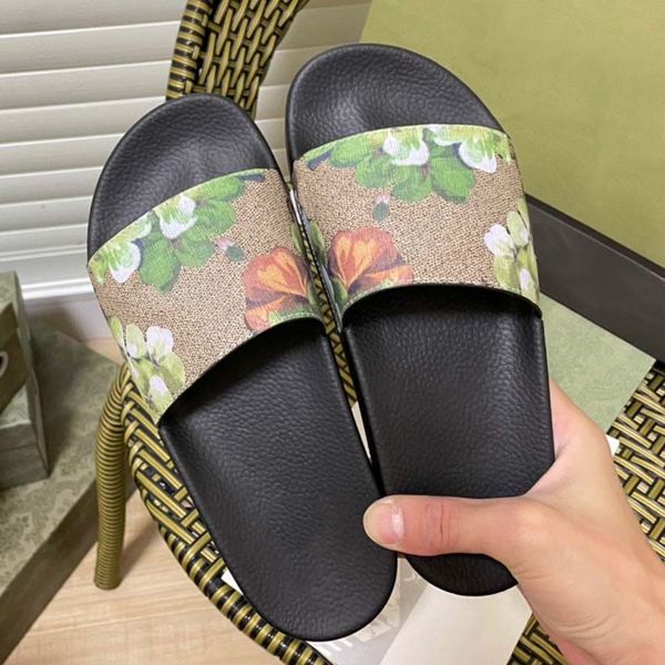 women designer slippers transparent pvc jelly lady letter printed luxury summer sandals comfortable flip flops size 35-42 inkg, Black
women designer slippers transparent pvc jelly lady letter printed luxury summer sandals comfortable flip flops size 35-42 inkg, Black