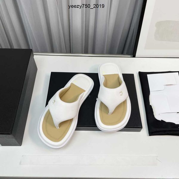 shoe channel fashion ccity leather designer summer beach women shoes slippers luxury sandals flip outdoor flops party slides footwear nh6
shoe channel fashion ccity leather designer summer beach women shoes slippers luxury sandals flip outdoor flops party slides footwear nh6
