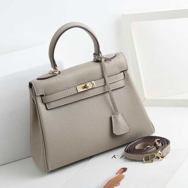 designer hemrres tote bag new kelys genuine leather fashion trend one shoulder crossbody layer cowhide texture handheld women's
designer hemrres tote bag new kelys genuine leather fashion trend one shoulder crossbody layer cowhide texture handheld women's