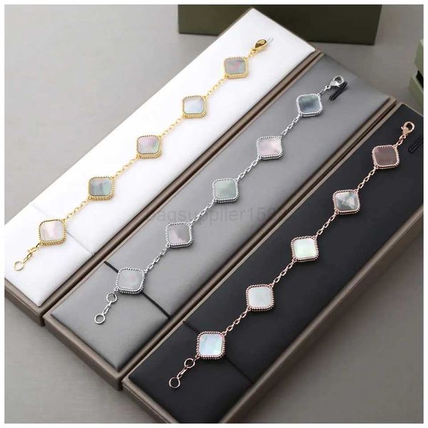 fashion classic 4/four leaf clover charm bracelets diamond bangle chain 18k gold agate shell mother-of-pearl for women girls wedding mother&, Golden;silver
fashion classic 4/four leaf clover charm bracelets diamond bangle chain 18k gold agate shell mother-of-pearl for women girls wedding mother&, Golden;silver