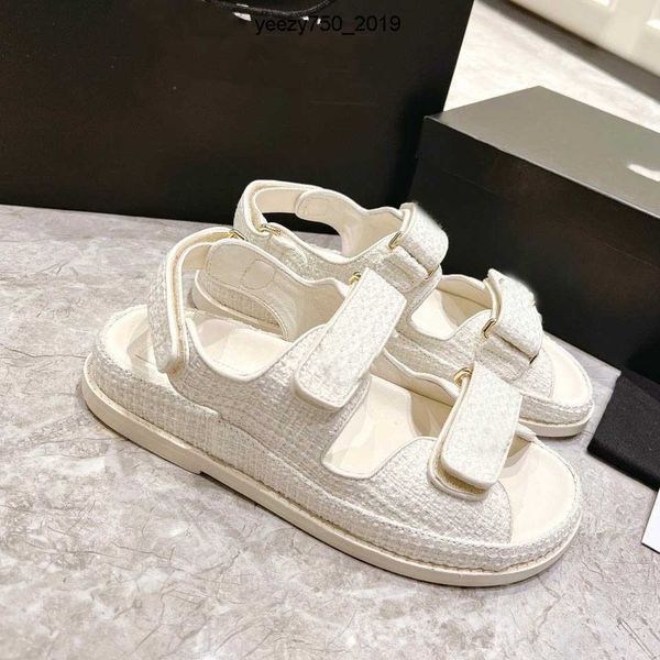high channel ccity fashion designer beach shoes slides luxury leather pool sandals style slippers quality women classic shoes outdoor summer
high channel ccity fashion designer beach shoes slides luxury leather pool sandals style slippers quality women classic shoes outdoor summer