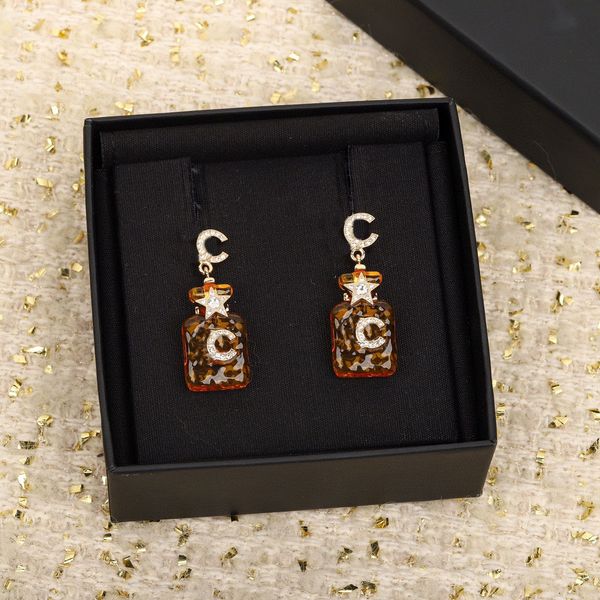 2023 luxury quality charm drop earring with diamond and colors design in 18k gold silver plated have box stamp ps7280b, Golden
2023 luxury quality charm drop earring with diamond and colors design in 18k gold silver plated have box stamp ps7280b, Golden